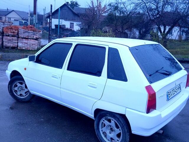 Белый Ситроен АХ, объемом двигателя 1.1 л и пробегом 257 тыс. км за 1200 $, фото 2 на Automoto.ua