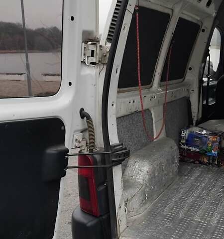 Белый Ситроен Берлинго, объемом двигателя 1.91 л и пробегом 350 тыс. км за 1650 $, фото 13 на Automoto.ua