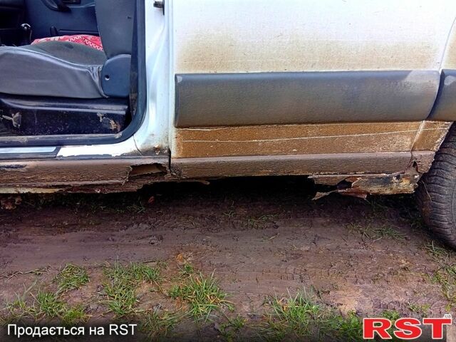 Белый Ситроен Берлинго, объемом двигателя 2 л и пробегом 550 тыс. км за 1800 $, фото 5 на Automoto.ua