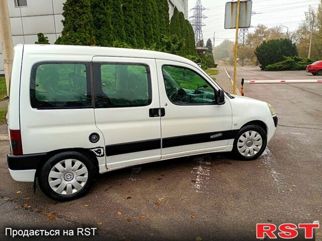 Білий Сітроен Берлінго, об'ємом двигуна 1.9 л та пробігом 245 тис. км за 2500 $, фото 1 на Automoto.ua