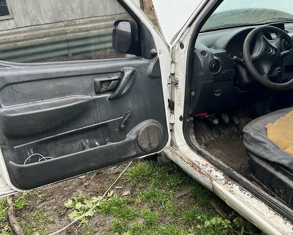 Білий Сітроен Берлінго, об'ємом двигуна 1.87 л та пробігом 410 тис. км за 800 $, фото 5 на Automoto.ua