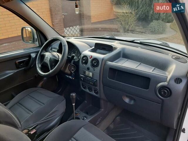 Белый Ситроен Берлинго, объемом двигателя 1.9 л и пробегом 210 тыс. км за 3000 $, фото 9 на Automoto.ua