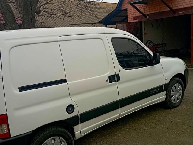 Белый Ситроен Берлинго, объемом двигателя 1.9 л и пробегом 234 тыс. км за 3100 $, фото 8 на Automoto.ua