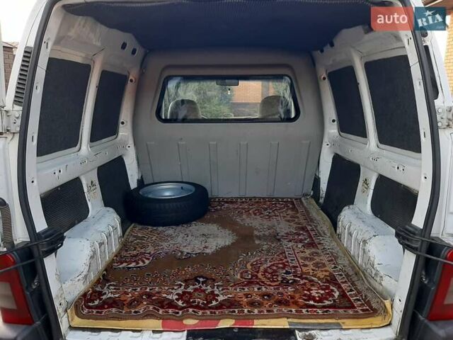 Белый Ситроен Берлинго, объемом двигателя 1.9 л и пробегом 210 тыс. км за 3000 $, фото 7 на Automoto.ua