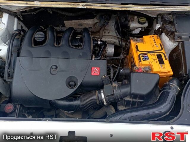 Белый Ситроен Берлинго, объемом двигателя 1.9 л и пробегом 234 тыс. км за 3100 $, фото 11 на Automoto.ua