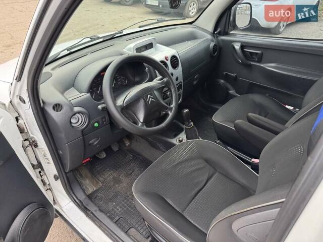 Белый Ситроен Берлинго, объемом двигателя 1.9 л и пробегом 310 тыс. км за 3850 $, фото 4 на Automoto.ua