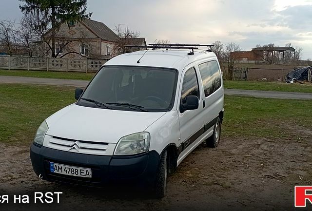 Белый Ситроен Берлинго, объемом двигателя 19 л и пробегом 423 тыс. км за 4000 $, фото 3 на Automoto.ua