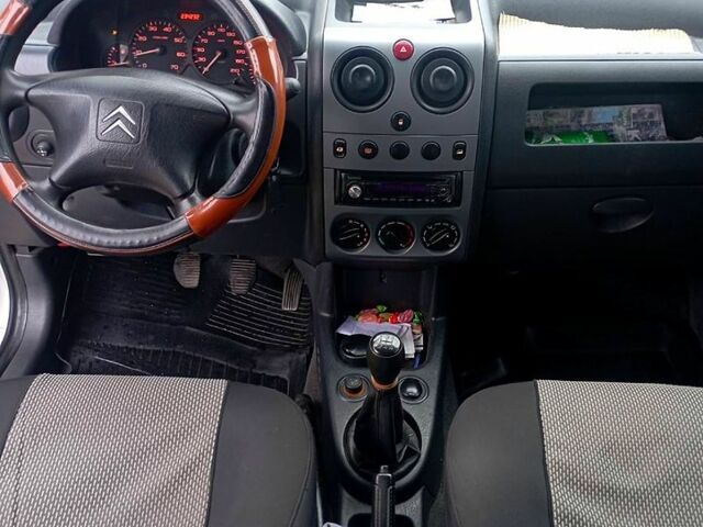 Белый Ситроен Берлинго, объемом двигателя 1.9 л и пробегом 234 тыс. км за 3100 $, фото 13 на Automoto.ua