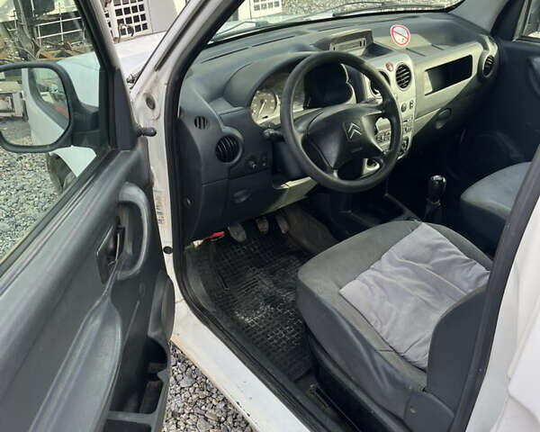 Ситроен Берлинго 2006 в Черновцах на Automoto.ua Белый Ситроен Берлинго, объемом двигателя 1.9 л и пробегом 350 тыс. км за 2950 $, фото 6 на Automoto.ua