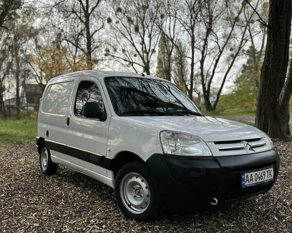 Белый Ситроен Берлинго, объемом двигателя 1.9 л и пробегом 412 тыс. км за 3800 $, фото 1 на Automoto.ua