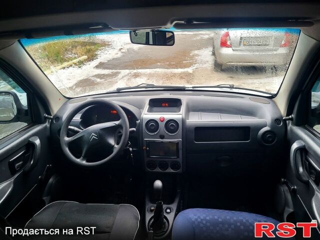 Белый Ситроен Берлинго, объемом двигателя 1.6 л и пробегом 300 тыс. км за 2600 $, фото 5 на Automoto.ua