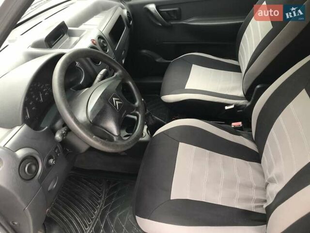 Білий Сітроен Берлінго, об'ємом двигуна 1.56 л та пробігом 332 тис. км за 2850 $, фото 5 на Automoto.ua