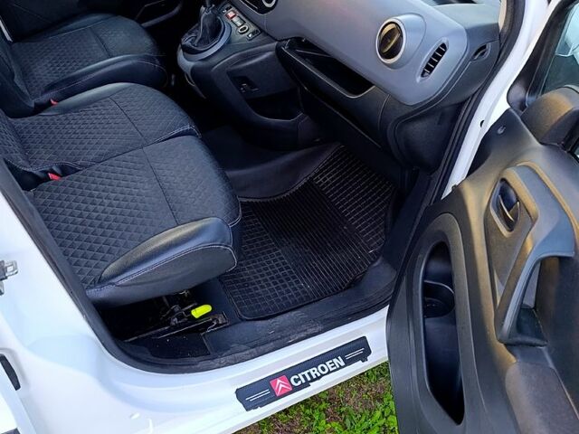 Белый Ситроен Берлинго, объемом двигателя 1.6 л и пробегом 394 тыс. км за 5300 $, фото 3 на Automoto.ua