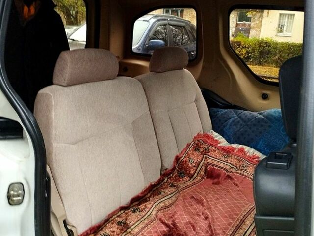 Білий Сітроен Берлінго, об'ємом двигуна 1.6 л та пробігом 280 тис. км за 5600 $, фото 6 на Automoto.ua