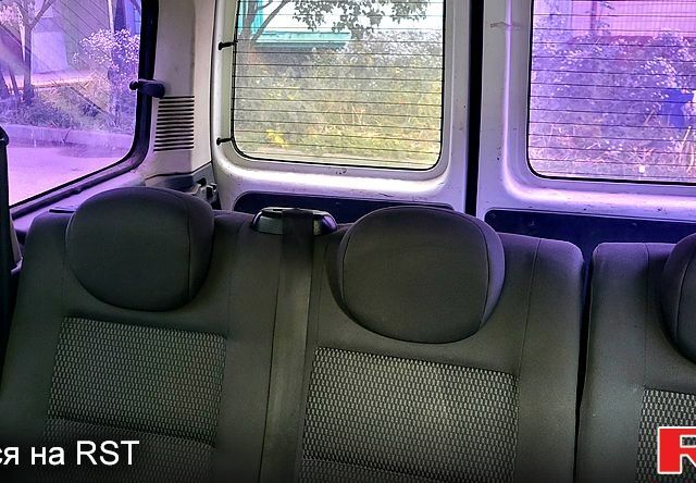 Белый Ситроен Берлинго, объемом двигателя 1.4 л и пробегом 300 тыс. км за 4500 $, фото 3 на Automoto.ua