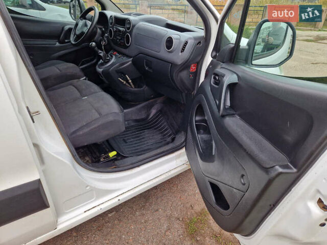 Белый Ситроен Берлинго, объемом двигателя 1.56 л и пробегом 350 тыс. км за 3500 $, фото 8 на Automoto.ua