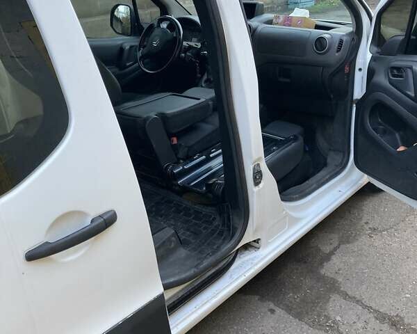 Білий Сітроен Берлінго, об'ємом двигуна 1.56 л та пробігом 202 тис. км за 5700 $, фото 8 на Automoto.ua