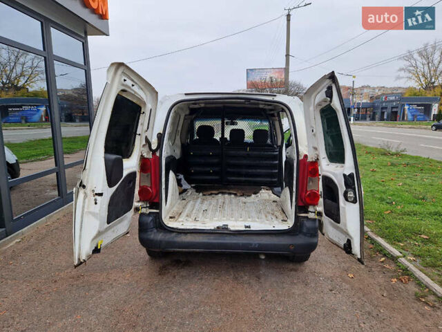 Белый Ситроен Берлинго, объемом двигателя 1.56 л и пробегом 350 тыс. км за 3500 $, фото 5 на Automoto.ua