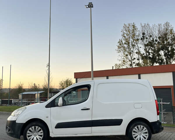 Белый Ситроен Берлинго, объемом двигателя 1.56 л и пробегом 300 тыс. км за 3999 $, фото 9 на Automoto.ua