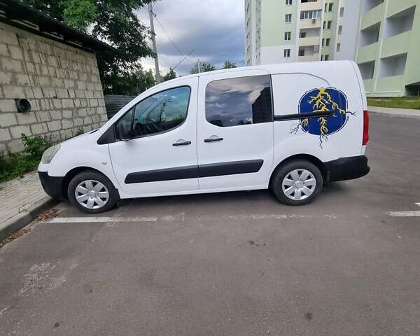 Белый Ситроен Берлинго, объемом двигателя 1.6 л и пробегом 190 тыс. км за 6800 $, фото 1 на Automoto.ua