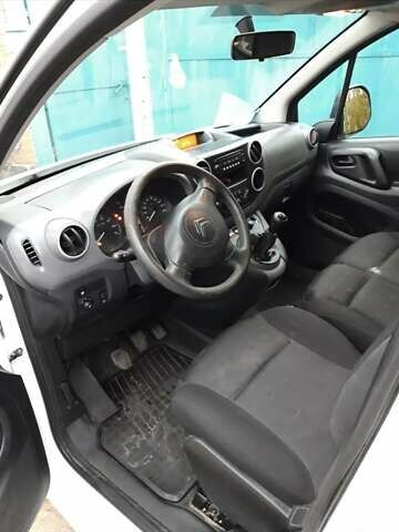 Белый Ситроен Берлинго, объемом двигателя 1.6 л и пробегом 190 тыс. км за 6800 $, фото 4 на Automoto.ua