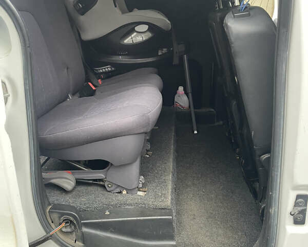 Білий Сітроен Берлінго, об'ємом двигуна 1.56 л та пробігом 293 тис. км за 4500 $, фото 3 на Automoto.ua