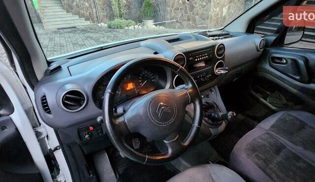 Белый Ситроен Берлинго, объемом двигателя 1.56 л и пробегом 267 тыс. км за 5750 $, фото 7 на Automoto.ua