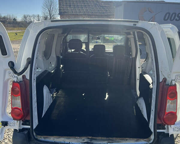 Білий Сітроен Берлінго, об'ємом двигуна 1.56 л та пробігом 333 тис. км за 4500 $, фото 6 на Automoto.ua