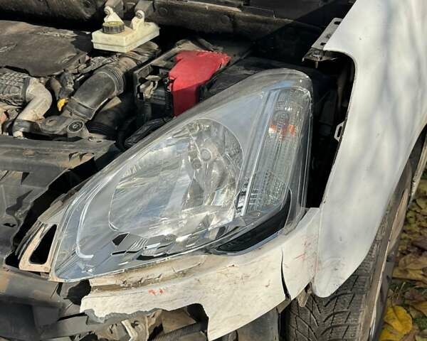 Білий Сітроен Берлінго, об'ємом двигуна 1.6 л та пробігом 347 тис. км за 4000 $, фото 5 на Automoto.ua