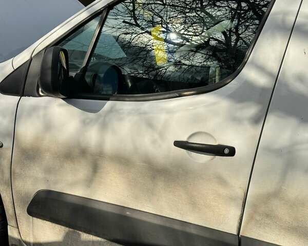 Білий Сітроен Берлінго, об'ємом двигуна 1.6 л та пробігом 347 тис. км за 4000 $, фото 2 на Automoto.ua