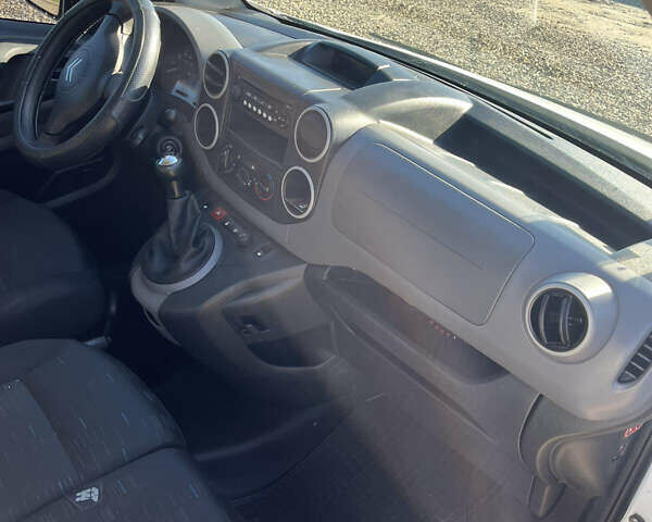 Білий Сітроен Берлінго, об'ємом двигуна 1.56 л та пробігом 333 тис. км за 4500 $, фото 7 на Automoto.ua