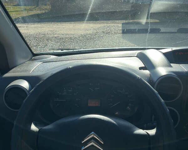 Білий Сітроен Берлінго, об'ємом двигуна 1.56 л та пробігом 333 тис. км за 4500 $, фото 8 на Automoto.ua