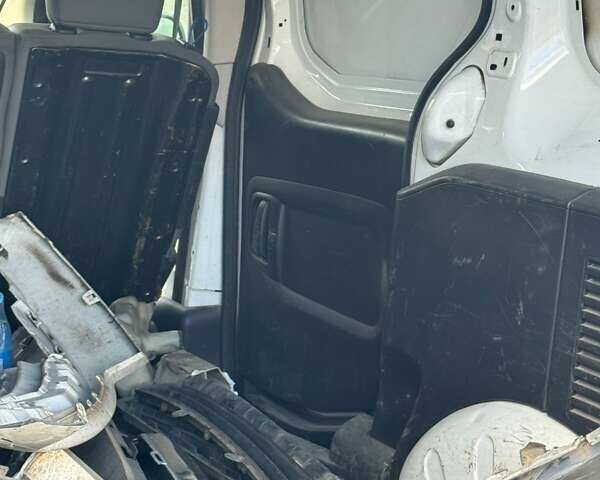 Білий Сітроен Берлінго, об'ємом двигуна 1.6 л та пробігом 347 тис. км за 4000 $, фото 7 на Automoto.ua