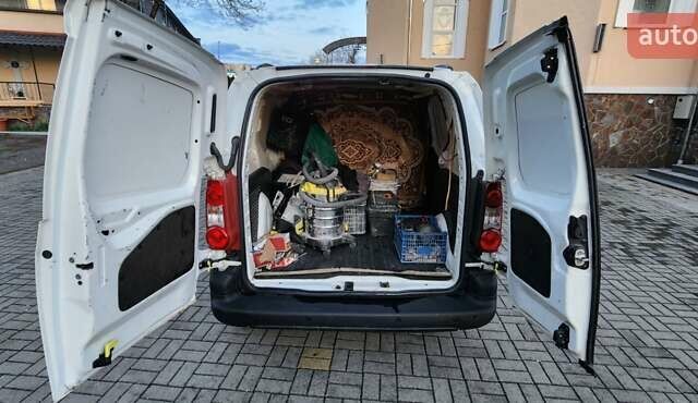 Белый Ситроен Берлинго, объемом двигателя 1.56 л и пробегом 267 тыс. км за 5750 $, фото 10 на Automoto.ua