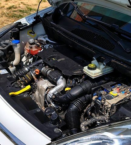 Белый Ситроен Берлинго, объемом двигателя 1.6 л и пробегом 239 тыс. км за 8300 $, фото 7 на Automoto.ua