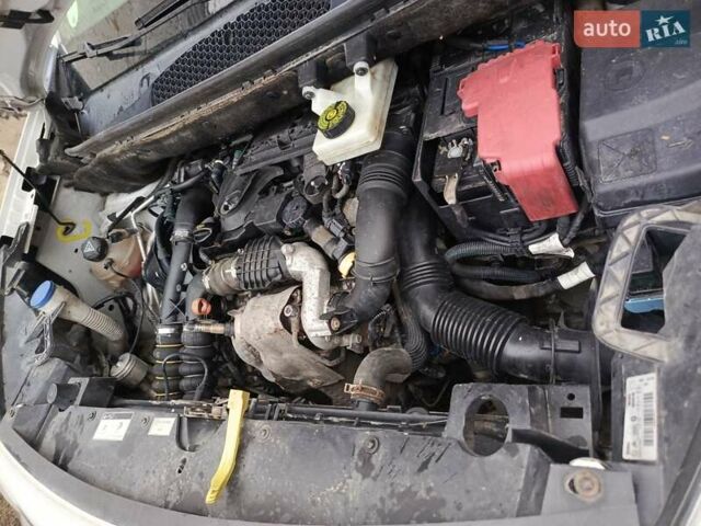 Белый Ситроен Берлинго, объемом двигателя 1.56 л и пробегом 260 тыс. км за 5500 $, фото 7 на Automoto.ua