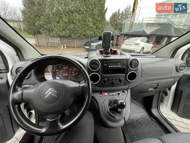Белый Ситроен Берлинго, объемом двигателя 1.56 л и пробегом 280 тыс. км за 6500 $, фото 8 на Automoto.ua