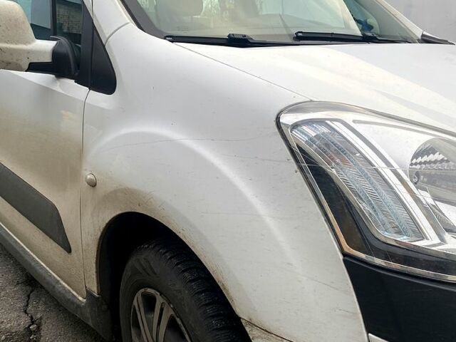 Белый Ситроен Берлинго, объемом двигателя 1.6 л и пробегом 137 тыс. км за 9200 $, фото 6 на Automoto.ua