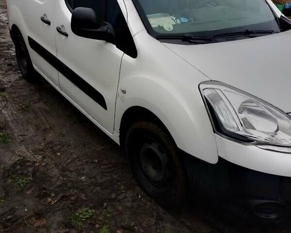 Белый Ситроен Берлинго, объемом двигателя 1.56 л и пробегом 260 тыс. км за 5500 $, фото 12 на Automoto.ua