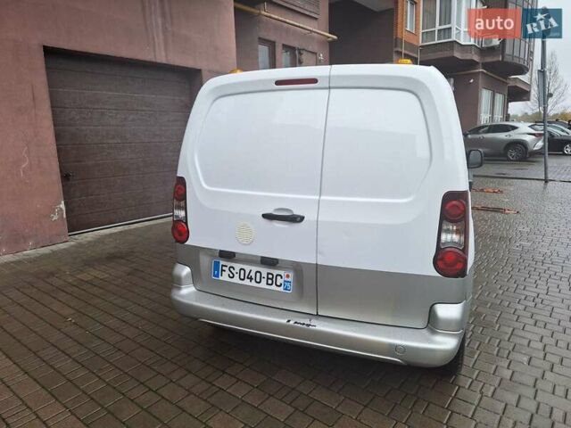 Ситроен Берлинго 2018 в Львове на Automoto.ua Белый Ситроен Берлинго, объемом двигателя 0 л и пробегом 14 тыс. км за 7300 $, фото 7 на Automoto.ua