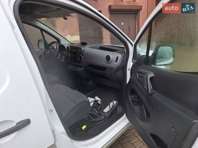 Ситроен Берлинго 2018 в Львове на Automoto.ua Белый Ситроен Берлинго, объемом двигателя 0 л и пробегом 14 тыс. км за 7300 $, фото 6 на Automoto.ua