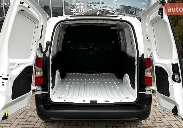 Белый Ситроен Берлинго, объемом двигателя 1.56 л и пробегом 157 тыс. км за 16769 $, фото 8 на Automoto.ua