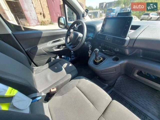 Білий Сітроен Берлінго, об'ємом двигуна 0 л та пробігом 140 тис. км за 13000 $, фото 5 на Automoto.ua