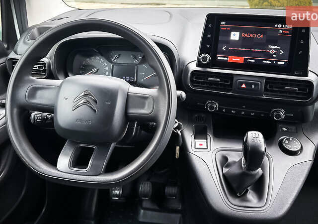 Белый Ситроен Берлинго, объемом двигателя 1.56 л и пробегом 157 тыс. км за 16769 $, фото 11 на Automoto.ua