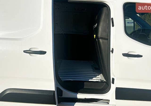 Белый Ситроен Берлинго, объемом двигателя 1.56 л и пробегом 157 тыс. км за 16769 $, фото 9 на Automoto.ua