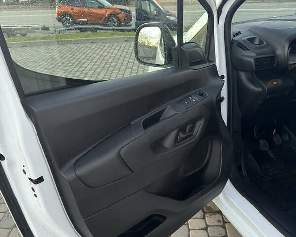 Белый Ситроен Берлинго, объемом двигателя 1.5 л и пробегом 132 тыс. км за 14850 $, фото 11 на Automoto.ua