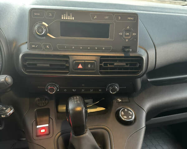 Белый Ситроен Берлинго, объемом двигателя 1.5 л и пробегом 132 тыс. км за 14850 $, фото 13 на Automoto.ua