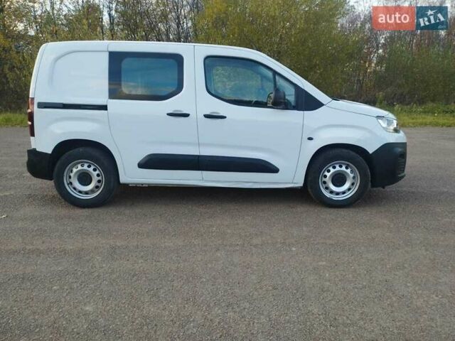 Белый Ситроен Берлинго, объемом двигателя 0 л и пробегом 35 тыс. км за 15000 $, фото 5 на Automoto.ua