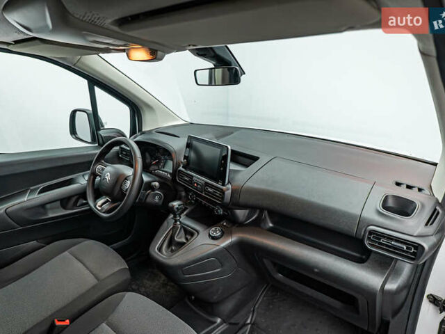 Білий Сітроен Берлінго, об'ємом двигуна 1.5 л та пробігом 71 тис. км за 17556 $, фото 9 на Automoto.ua