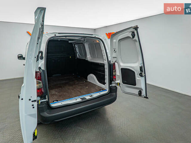 Білий Сітроен Берлінго, об'ємом двигуна 1.5 л та пробігом 71 тис. км за 17556 $, фото 6 на Automoto.ua